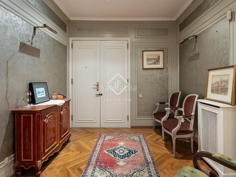 Foto 5e7a8724-4e7f-4820-b07c-b31d59ff579e. Piso en venta piso con cinco habitaciones, terraza y garaje en finca situado en la calle reina victoria en Barcelona