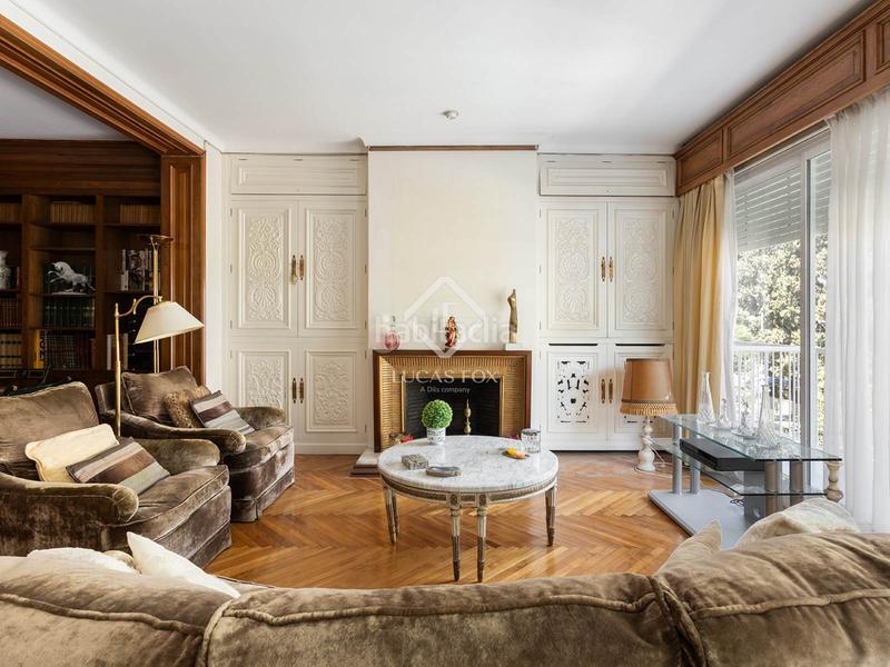 Foto bdc39a1d-4442-443f-9d19-ad7836d62a7a. Piso en venta piso con cinco habitaciones, terraza y garaje en finca situado en la calle reina victoria en Barcelona