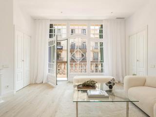 Etagenwohnung in Gòtic. Piso en excelentes condiciones de 3 dormitorios con 9m terraza e