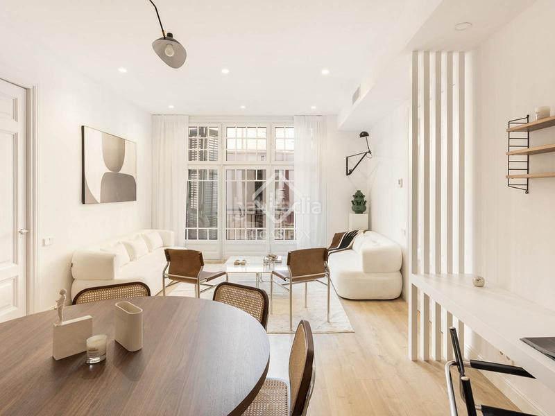 Foto aa56f8c3-0bd8-4326-9e4e-24ab8381ec09. Piso  en excelentes condiciones de 3 dormitorios en venta en gótico, en Barcelona