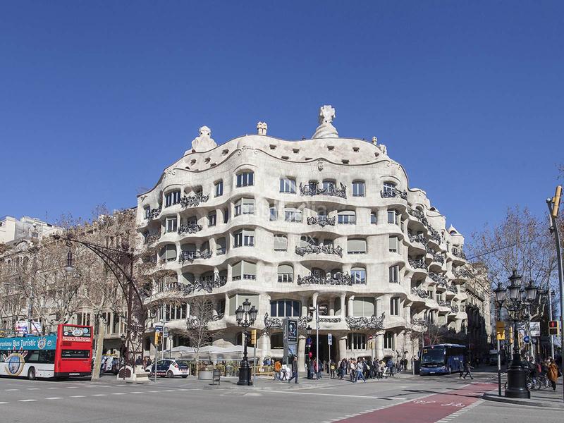 Foto ca009990-b141-4bf2-aa32-7798de11de16. Àtic amb aparcament a L´Antiga Esquerra de l´Eixample Barcelona