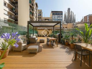 Etagenwohnung in Dreta de l´Eixample. Pieza única en una finca regia con terraza de 137 m y vistas dir