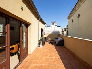 Rent Penthouse in Gòtic. En alquiler fantástico ático en el barrio gótico barcelona, con