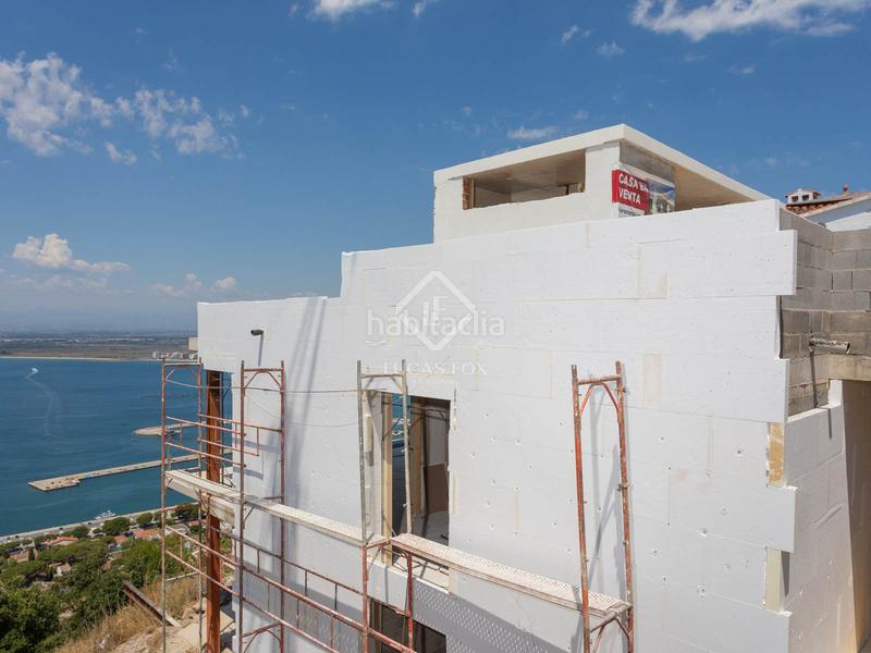 Foto 37735faf-ed1e-40bd-a360-f58e0eb4c014. Xalet amb calefacció aparcament piscina a Puig Rom-Canyelles-Almadrava Roses