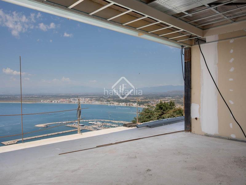 Foto 480ec7f5-2d8b-4aed-975f-dcb15becb36c. Xalet amb calefacció aparcament piscina a Puig Rom-Canyelles-Almadrava Roses