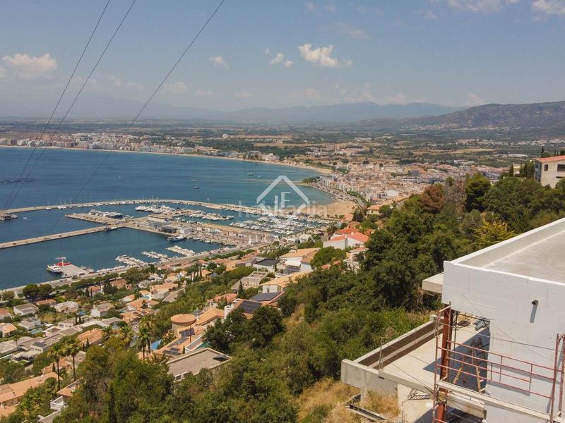 Foto e9a5530d-12f2-467a-a3eb-7bd5202c69ae. Xalet amb calefacció aparcament piscina a Puig Rom-Canyelles-Almadrava Roses