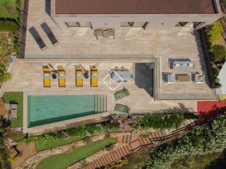 Chalet dans Santa Maria de Llorell. Espectacular villa moderna con vistas al mar en santa maria de l