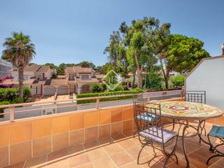 Piso en La Fosca - Cala Margarida. Piso dúplex reformado en venta en segunda línea de mar en la fos