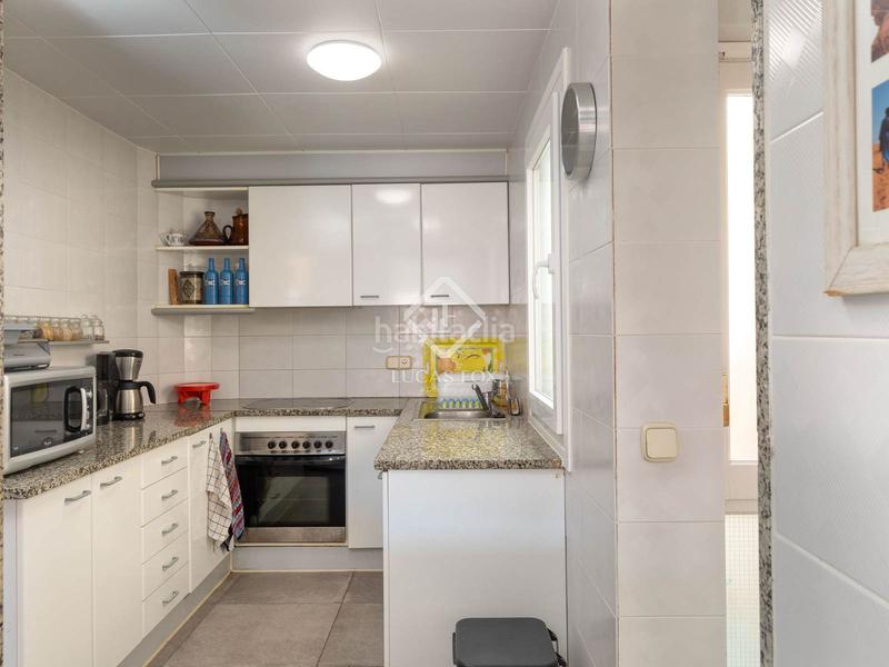 Foto 0feaa658-e874-44f9-9fbd-c490e7a8f71c. Piso  dúplex reformado en venta en segunda línea de mar en la fosca, en Palamós