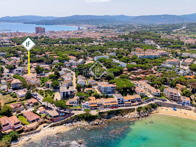 Foto 355bfc82-d12a-4069-a2d4-d229a893b739. Piso  dúplex reformado en venta en segunda línea de mar en la fosca, en Palamós