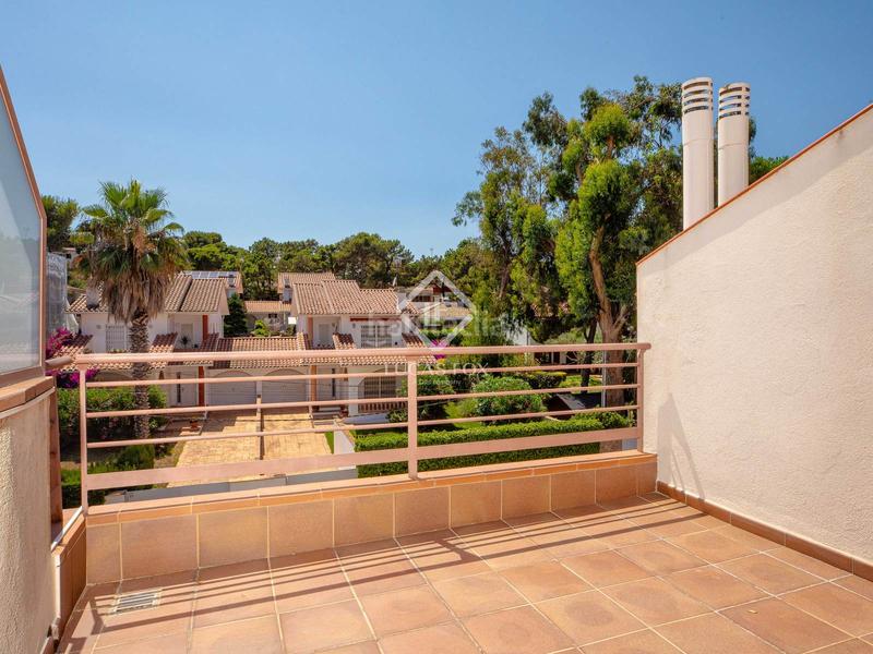 Foto aa65ca56-aedc-4f62-bbe5-6afc0d4a713c. Piso  dúplex reformado en venta en segunda línea de mar en la fosca, en Palamós