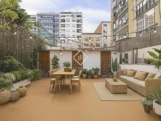 Appartement à L´Antiga Esquerra de l´Eixample. Piso reformado en venta con terraza privada de 82 m en la consel