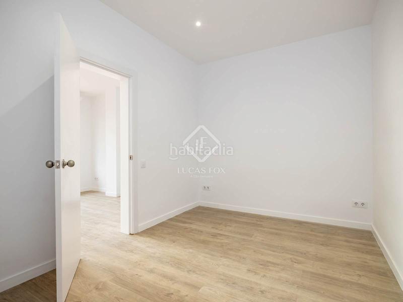 Foto 18dab7b9-a3e5-4b55-bd1c-65d51695796a. Piso  reformado en venta con terraza privada de 82 m en la consell de cent en Barcelona