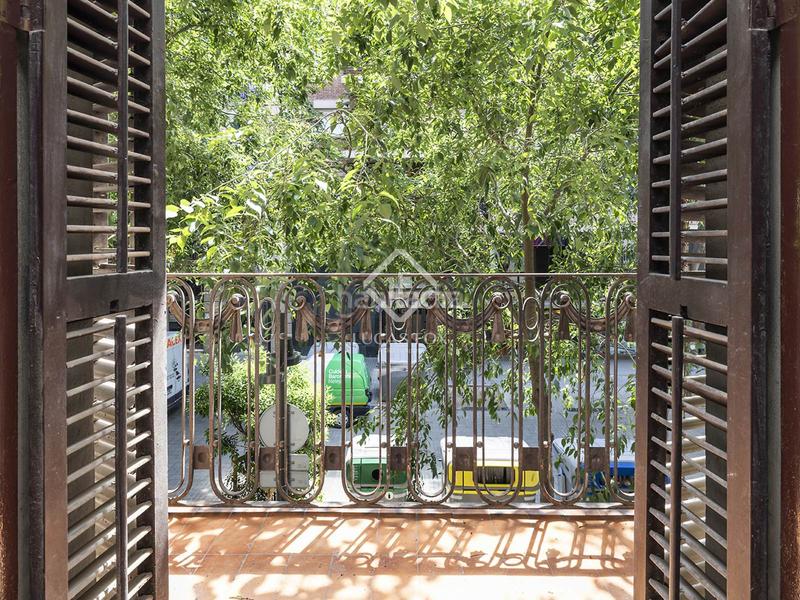 Foto 360ce67f-7afb-42b5-9918-46db7427f20c. Piso  reformado en venta con terraza privada de 82 m en la consell de cent en Barcelona