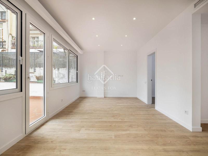Foto 7eafb154-cc76-4990-b2d4-39270af8bca8. Piso  reformado en venta con terraza privada de 82 m en la consell de cent en Barcelona