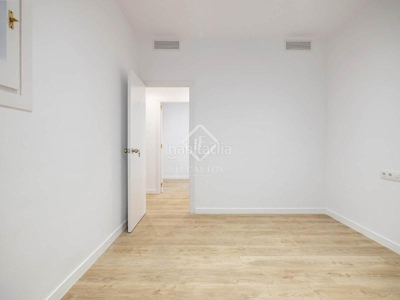 Foto 8bbde4c9-3dab-41c0-aafc-51b332387f15. Piso  reformado en venta con terraza privada de 82 m en la consell de cent en Barcelona