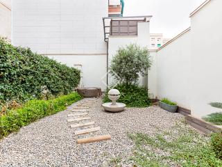 Appartamento in Dreta de l´Eixample. Dúplex con jardín privado, piscina y aparcamiento en eixample dr