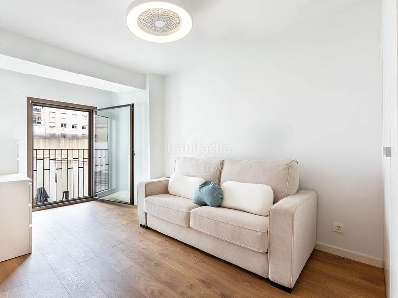 Foto 3b3a5e58-6dd4-4506-9dd0-39148df824aa. Piso dúplex con jardín privado, piscina y aparcamiento en eixample dreta en Barcelona