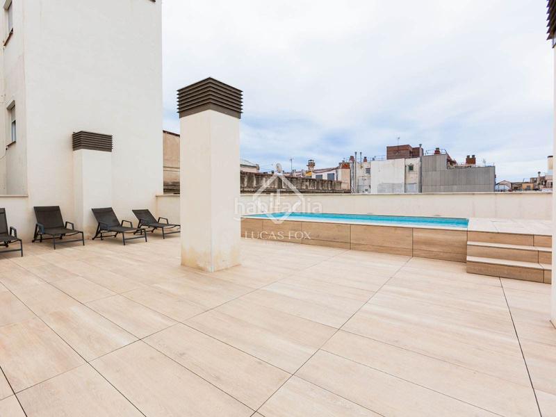 Foto 5396b415-45be-4b8e-9968-e01bf3a63512. Piso dúplex con jardín privado, piscina y aparcamiento en eixample dreta en Barcelona