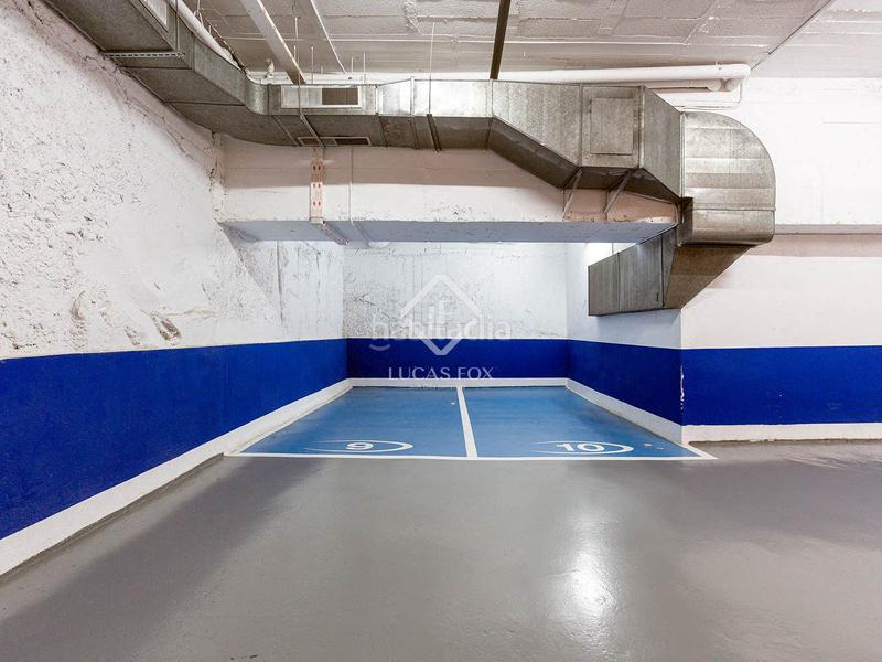 Foto 6ab59528-2252-4001-9bf6-711c87b89106. Piso dúplex con jardín privado, piscina y aparcamiento en eixample dreta en Barcelona