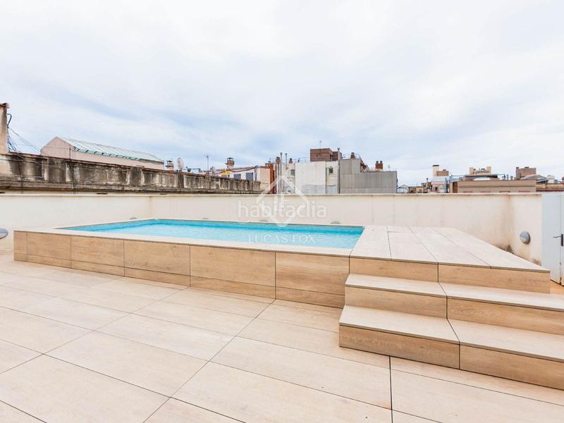 Foto 734f4a40-c62c-42fc-8b48-b2aab59e2138. Piso dúplex con jardín privado, piscina y aparcamiento en eixample dreta en Barcelona