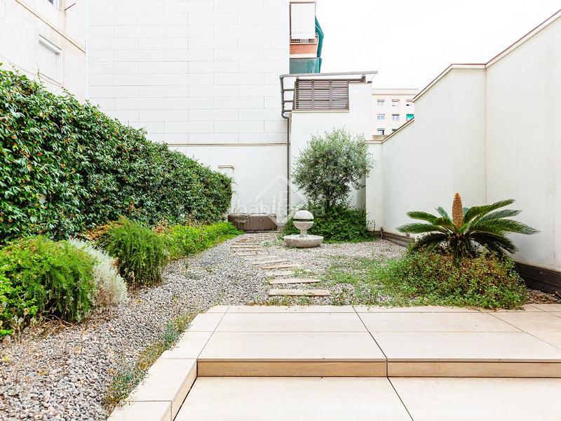 Foto 8c6653c2-26b8-4224-a806-f5721dae8a3d. Piso dúplex con jardín privado, piscina y aparcamiento en eixample dreta en Barcelona