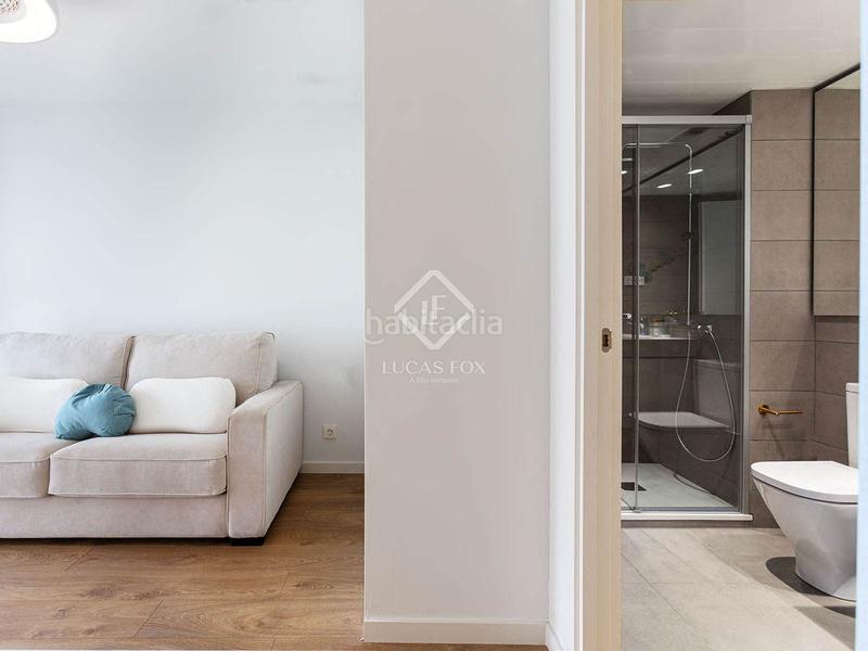 Foto 8db3e9b6-2e63-49d7-993b-0633dbb1f17b. Piso dúplex con jardín privado, piscina y aparcamiento en eixample dreta en Barcelona