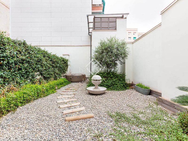 Foto aac11481-25ff-468c-b04c-45fb8d23e09e. Piso dúplex con jardín privado, piscina y aparcamiento en eixample dreta en Barcelona