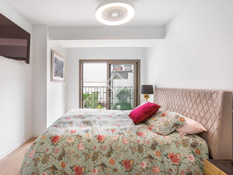 Foto cd31e7a7-3ada-411e-a79f-d54e4951bf0d. Piso dúplex con jardín privado, piscina y aparcamiento en eixample dreta en Barcelona