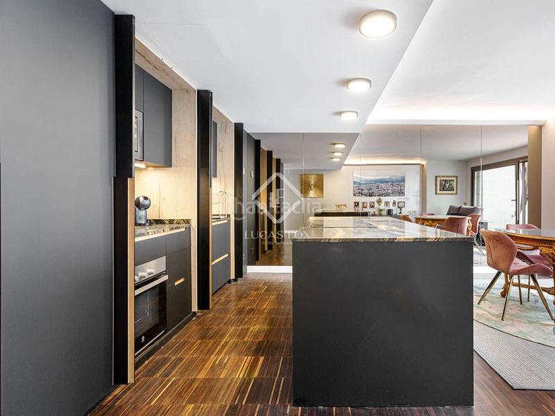 Foto f463d776-a5ea-4425-94eb-14fa04b84401. Piso dúplex con jardín privado, piscina y aparcamiento en eixample dreta en Barcelona