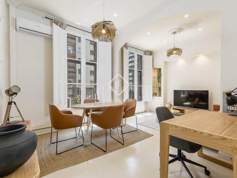 Foto 04667568-93a3-47e2-856f-d2868b1b1e2c. Piso  en excelentes condiciones de 2 dormitorios en venta en eixample derecho en Barcelona