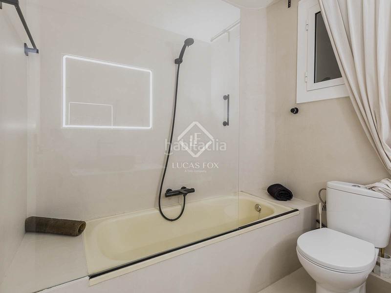 Foto 12061356-5e80-4e17-a695-fce8d08738c4. Piso  en excelentes condiciones de 2 dormitorios en venta en eixample derecho en Barcelona