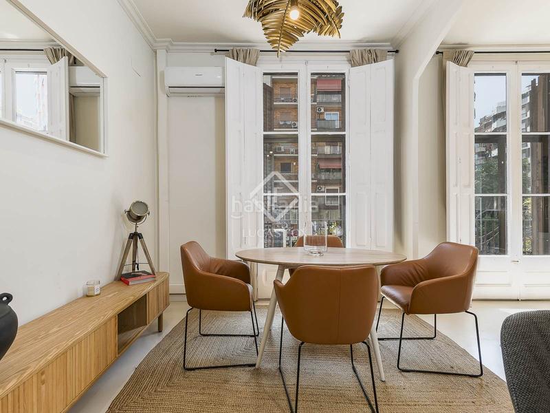 Foto ad1df0fe-60d5-4318-ba8d-c37319883bac. Piso  en excelentes condiciones de 2 dormitorios en venta en eixample derecho en Barcelona