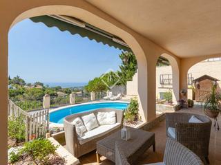 Chalet in Cabrils. Casa  villa con impresionantes vistas al mar de 4 dormitorios en