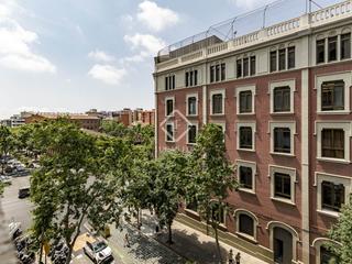 Piso en El Camp d´en Grassot i Gràcia Nova. Piso segregable de 251 m con terraza, 8 habitaciones en calle si
