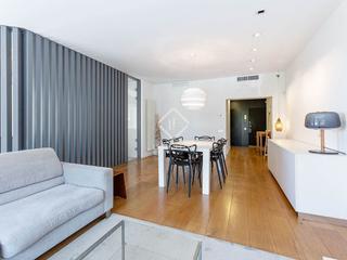 Appartement à Sant Gervasi - Galvany. Piso en excelentes condiciones con cuatro dormitorios y 25 m de