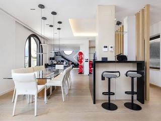 Rent Penthouse in Gòtic. Ático de lujo en excelentes condiciones de 4 dormitorios con ter