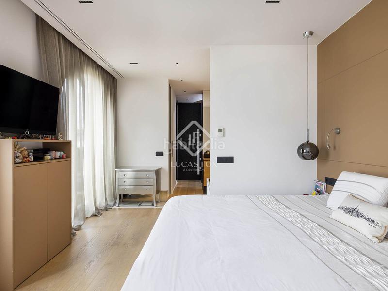 Foto 38020685-0890-4371-9417-c942bffbf3b8. Alquiler ático  de lujo en excelentes condiciones de 4 dormitorios con terraza de 40 m en alquiler en el eixample derecho, en Barcelona