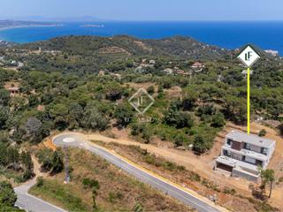 Xalet a Begur. Villa de obra nueva con 4 dormitorios disponible a finales del v