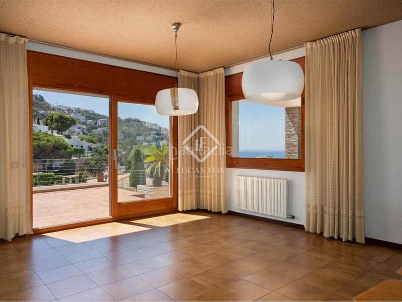 Foto 1232c9d3-95f8-4322-9688-c7b701738976. Chalet exclusiva villa con espectaculares vistas a la bahía en venta en una zona privilegiada y soleada, muy cerca del centro de en Roses