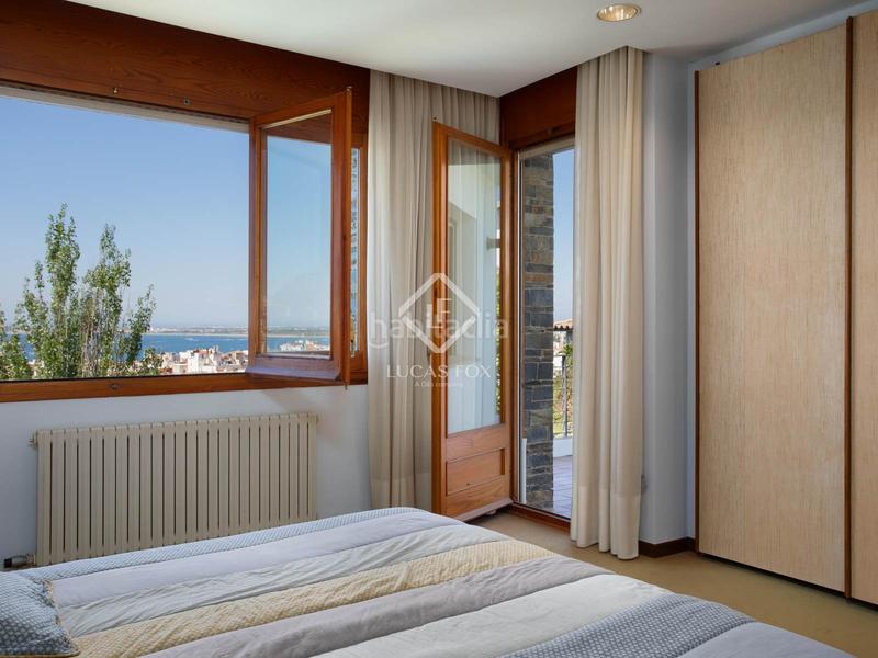 Foto 1a73c055-ae35-4a10-ac93-09816557374c. Chalet exclusiva villa con espectaculares vistas a la bahía en venta en una zona privilegiada y soleada, muy cerca del centro de en Roses
