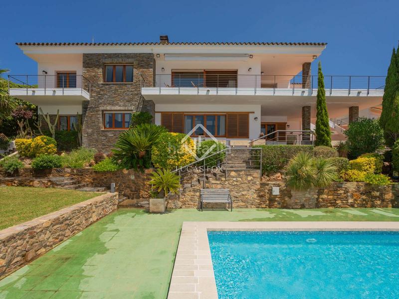 Foto 5444959d-e347-49ad-a5b3-fdf2d931e37f. Chalet exclusiva villa con espectaculares vistas a la bahía en venta en una zona privilegiada y soleada, muy cerca del centro de en Roses