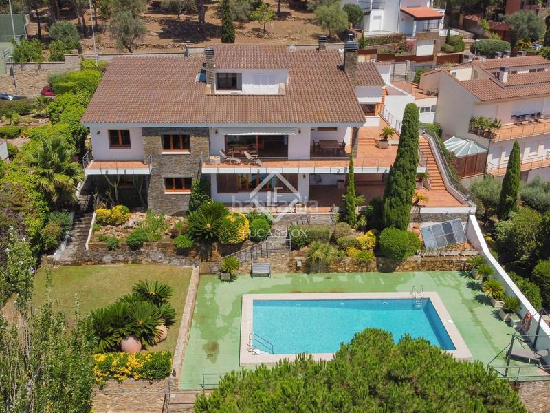 Foto 67bd6786-611a-4243-a189-81dd84cd1c92. Chalet exclusiva villa con espectaculares vistas a la bahía en venta en una zona privilegiada y soleada, muy cerca del centro de en Roses