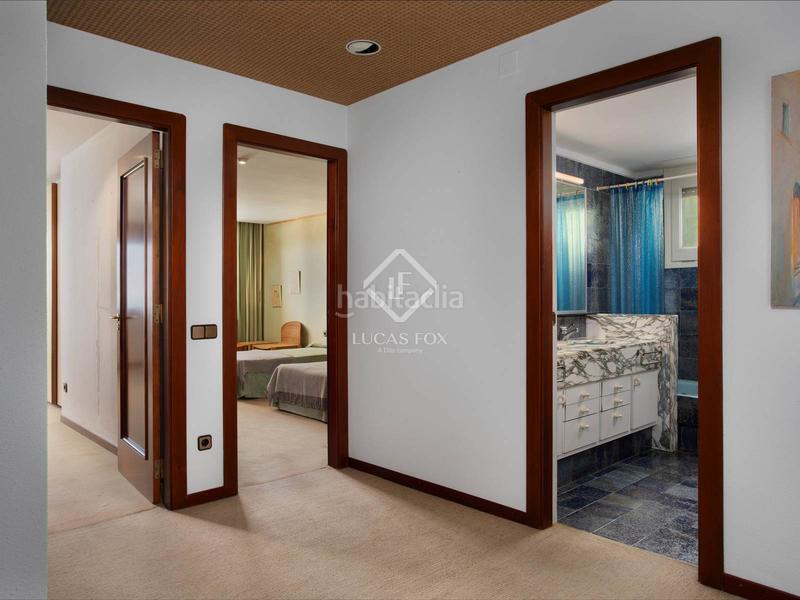 Foto c34f8fc7-4ff4-41f6-b0db-14c9bfa18cc2. Chalet exclusiva villa con espectaculares vistas a la bahía en venta en una zona privilegiada y soleada, muy cerca del centro de en Roses