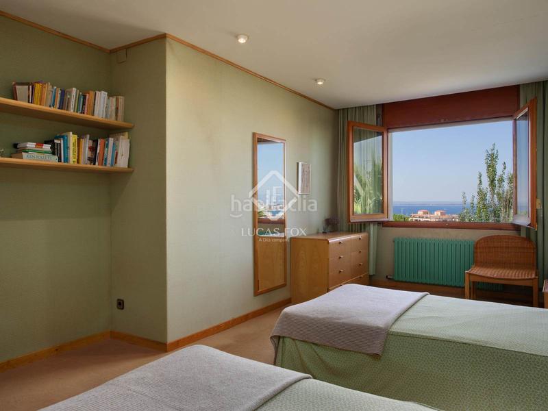 Foto f0b51b6a-281e-402b-9e5d-5c418308f071. Chalet exclusiva villa con espectaculares vistas a la bahía en venta en una zona privilegiada y soleada, muy cerca del centro de en Roses