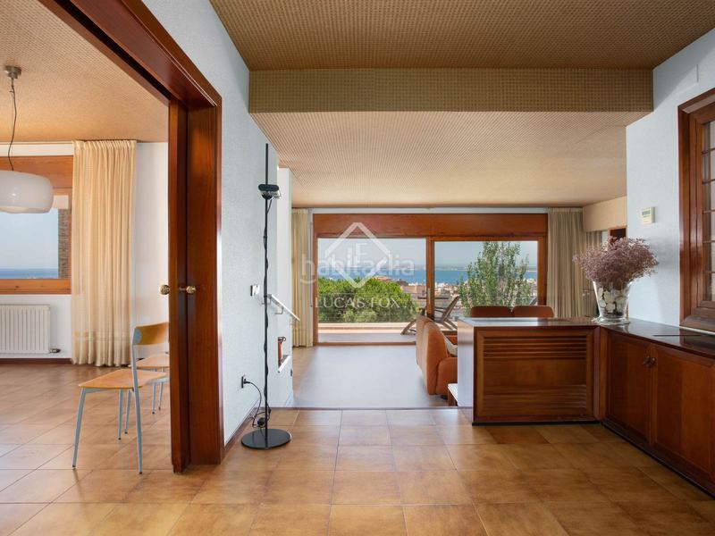 Foto f32d7946-eee9-40a8-871a-72ba30644e84. Chalet exclusiva villa con espectaculares vistas a la bahía en venta en una zona privilegiada y soleada, muy cerca del centro de en Roses