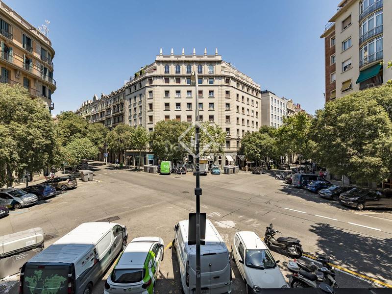 Foto 5e901ac2-0584-4145-aa98-5d1f00f5d3f6. Piso  en venta en una finca modernista en el eixample esquerra. en Barcelona