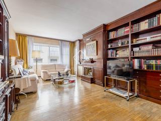 Appartement à Sant Gervasi - Bonanova. Encantador piso para reformar en una finca regia con balcón y cu