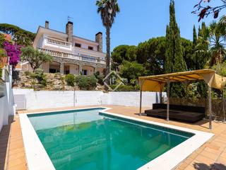 Xalet a Premià de Dalt. Espectacular casa reformada en 2025 con vistas al mar en venta e