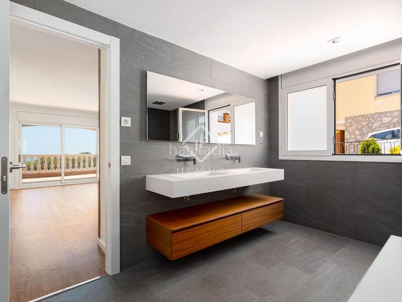 Foto 2e9d9c80-12a3-4b43-a3d4-14c23d4093ac. Chalet espectacular casa reformada en 2025 con vistas al mar en venta , barcelona en Premià de Dalt